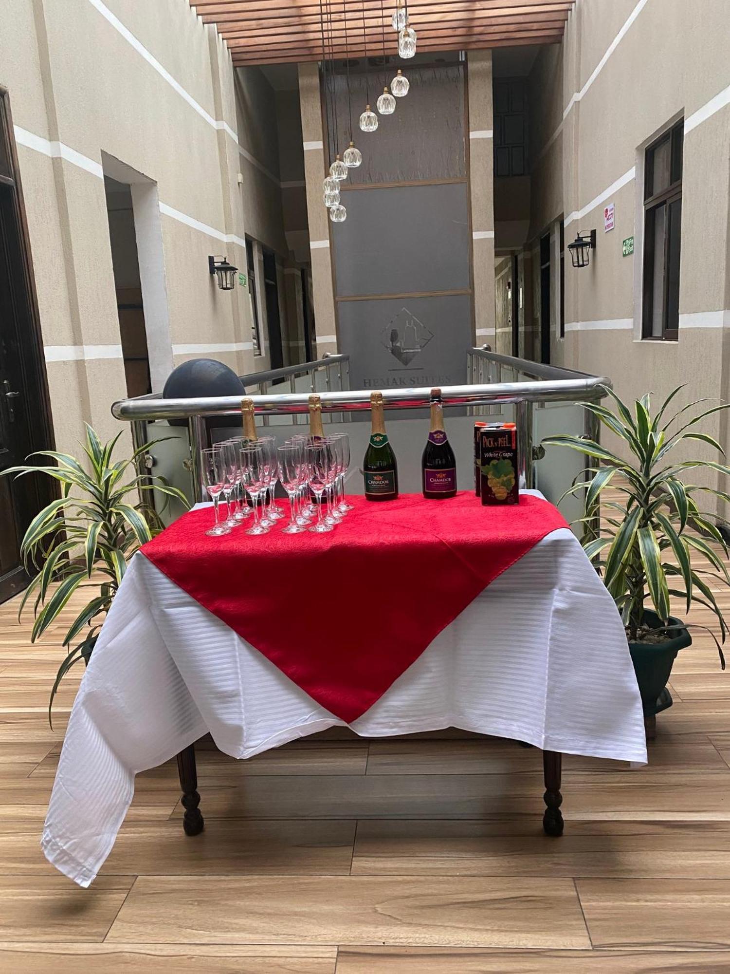Hemak Suites 奈洛比 外观 照片